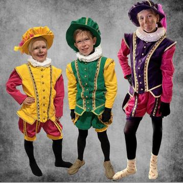 2 Kinder Pieten pakjes te koop beschikbaar voor biedingen