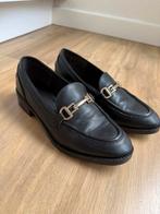 Zwarte loafers met gouden detail Tamaris, Zo goed als nieuw, Ophalen, Tamaris, Instappers