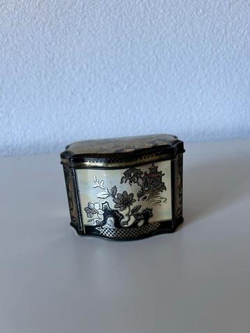 Antiek Doosje met Oosterse Decoratie - Woonaccessoire Decora beschikbaar voor biedingen