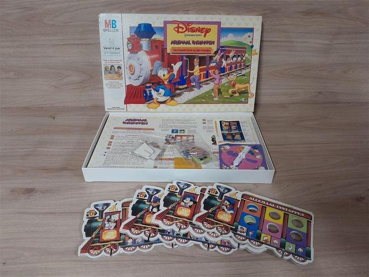 allemaal instappen disney [s1186], Hobby en Vrije tijd, Gezelschapsspellen | Bordspellen, Zo goed als nieuw, Ophalen of Verzenden