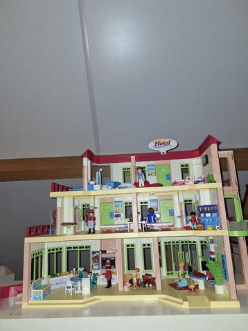 playmobil hotel  beschikbaar voor biedingen
