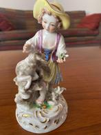 Antiek beeldje - Herderinnetje met Lam (Meissen of Dresden), Antiek en Kunst, Antiek | Porselein, Ophalen of Verzenden