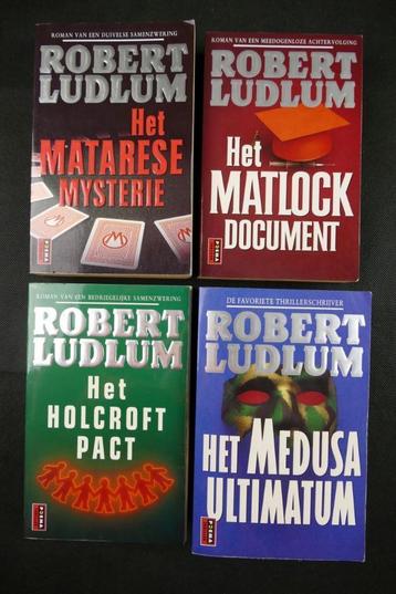 4x Robert Ludlum beschikbaar voor biedingen