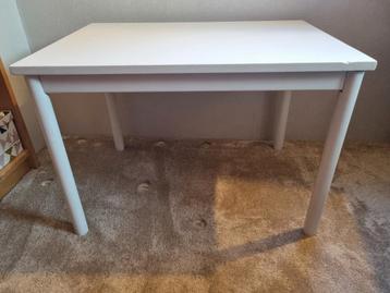 Kinder speel/knutsel tafeltje 70×50×50 beschikbaar voor biedingen