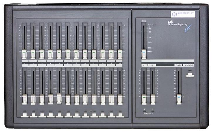 Strand Lighting LX 12ch, Muziek en Instrumenten, Licht en Laser, Gebruikt, Licht, Ophalen