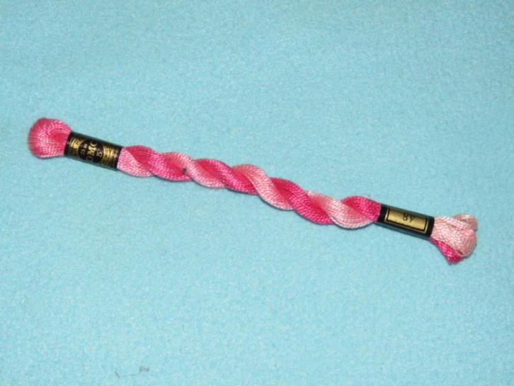 DMC coton perlé 5 kleur 48 roze gemeleerd 25 meter NIEUW, Hobby en Vrije tijd, Borduren en Borduurmachines, Nieuw, Borduurgaren of Zijde
