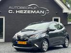 Toyota Aygo 1.0 VVT-i x-play Automaat FULL OPTIONS Camera Ap, Euro 5, Stof, Gebruikt, Zwart