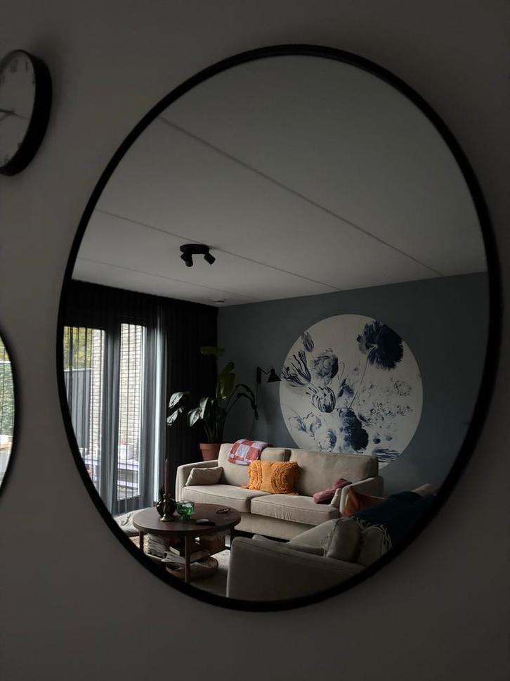 2 Stijlvolle Ronde Spiegels, Huis en Inrichting, Woonaccessoires | Spiegels, Zo goed als nieuw, 50 tot 75 cm, Rond, Ophalen