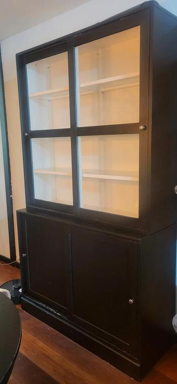 Ikea vitrine - opbergkast  beschikbaar voor biedingen