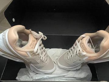 Nike BW Hemp 44 beschikbaar voor biedingen