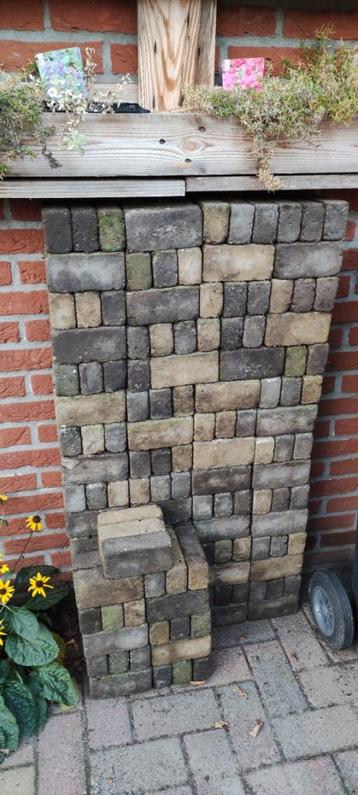 GRATIS betonklinkers 5x15 geel/blauw bestrating  beschikbaar voor biedingen