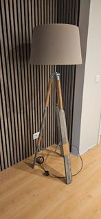 Staande lamp/vloerlamp driepoot, Ophalen, Gebruikt, 150 tot 200 cm