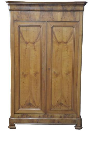 kersen louie phillipe kast beschikbaar voor biedingen