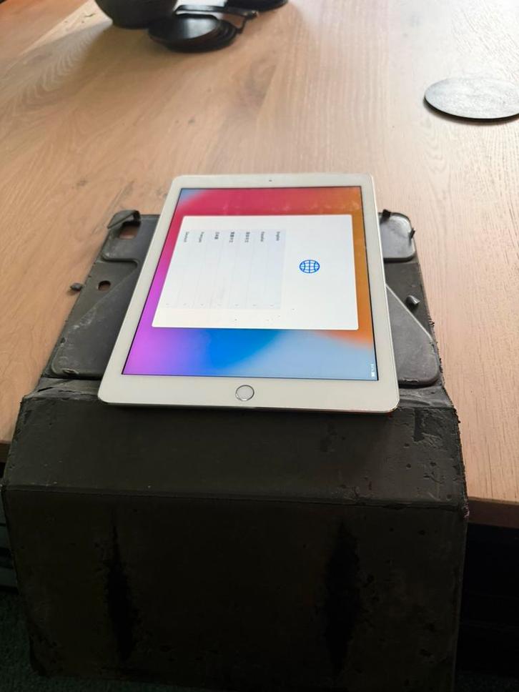 Ipad Air 2 wifi, ik dacht uit 2014, Computers en Software, Apple iPads, Gebruikt, Apple iPad Air, 10 inch, 16 GB, Wit, Ophalen