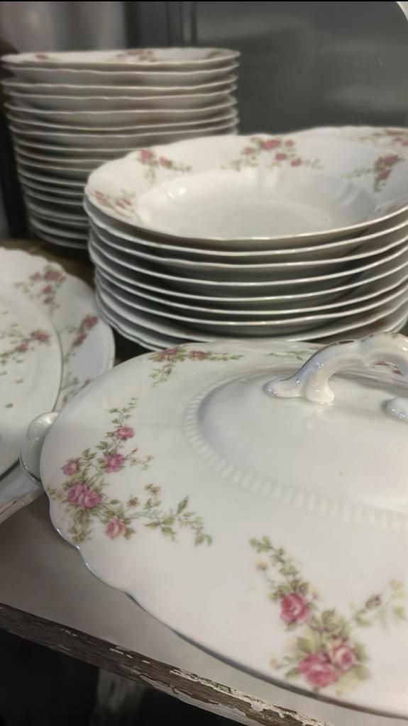 Antiek servied rozen 52 delig, gaaf servies alles heel., Antiek en Kunst, Antiek | Servies compleet, Ophalen of Verzenden