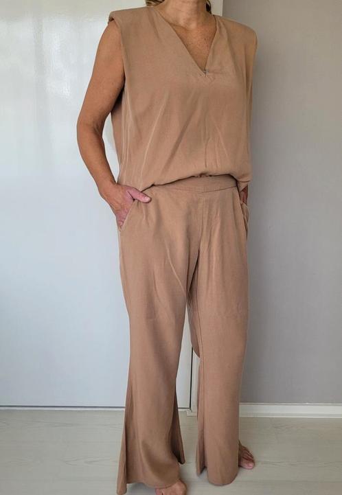 Super mooi en luchtig pak: broek met top maat 40, Kleding | Dames, Jasjes, Kostuums en Pakken, Zo goed als nieuw, Kostuum of Pak