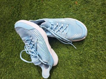 Soepele gymschoenen sneakers lichtgewicht  beschikbaar voor biedingen