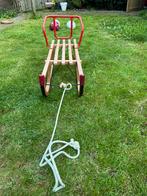 Houten slee met zitje en trekkoord, Ophalen, Rugleuning, Gebruikt, Hout
