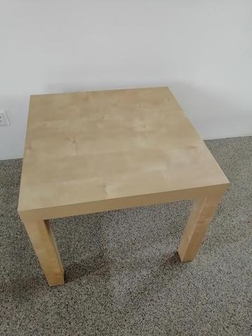 Ikea tafeltje met gebruikerssporen  beschikbaar voor biedingen