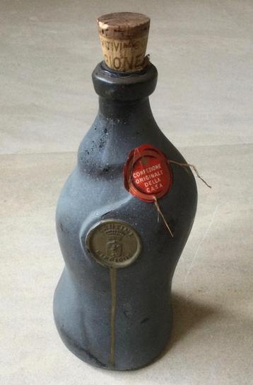 Verzamel object aparte fles Cantina Pippiona van Barola 1958 beschikbaar voor biedingen