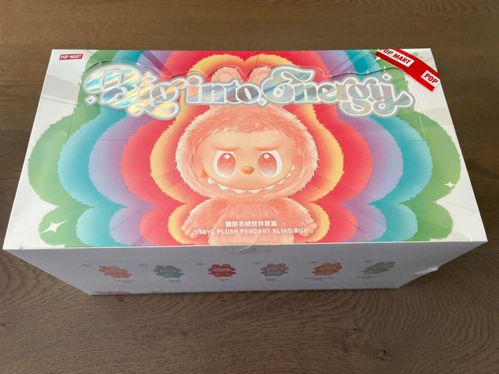 Labubu: Big Into Energy & Have A Seat (2e voor €25), Verzamelen, Poppetjes en Figuurtjes, Nieuw, Ophalen