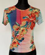 Kleruig T-shirt met bloemen- en streepjesprint maat S, Ophalen of Verzenden, Zo goed als nieuw, Maat 36 (S), Korte mouw