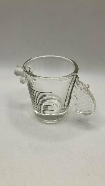Persglas shotje, meetglaasje. beschikbaar voor biedingen