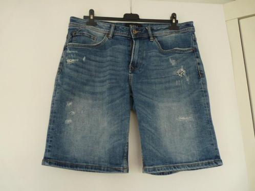 Blauwe jeans denim korte spijkerbroek bermuda Refill mt L, Kleding | Heren, Spijkerbroeken en Jeans, Zo goed als nieuw, W36 - W38 (confectie 52/54)
