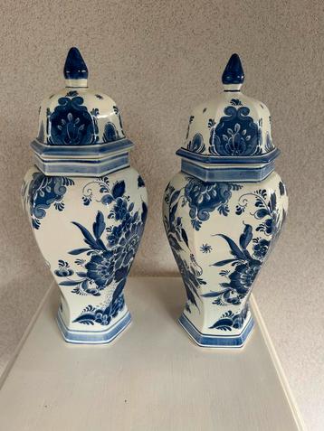 Delfts Blauw Vazen met Deksel - Set van 2 beschikbaar voor biedingen