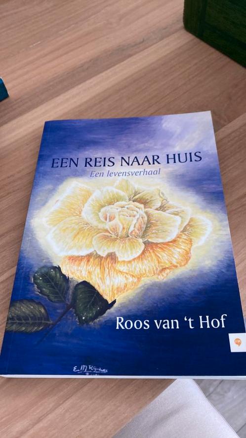 Roos van t Hof - Een reis naar huis, Boeken, Overige Boeken, Zo goed als nieuw, Ophalen of Verzenden