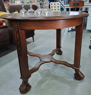 Ronde tafel, doorsnede 77 cm, houtsnijwerk beschikbaar voor biedingen