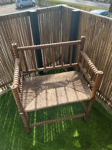 Antieke stoel voor tuin of balkon  beschikbaar voor biedingen