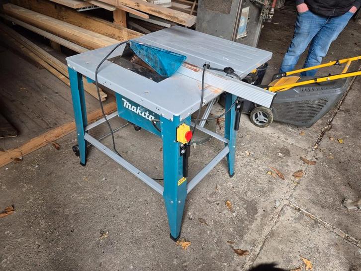 Makita Zaagtafel - Zeer Goede Staat, Doe-het-zelf en Verbouw, Gereedschap | Zaagmachines, Zo goed als nieuw, Cirkelzaag, 1200 watt of meer