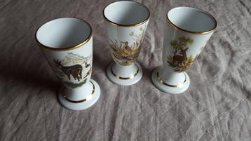 Porcelein Beker Hert Paard Vier beschikbaar voor biedingen