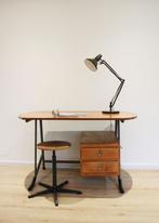 Houten vintage bureau, Tubax? Retro lessenaar met schoolkruk, O, Bureau, Ophalen, Tubax