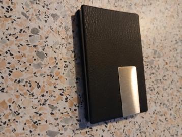 30 QZB Pasjeshouder - Zwart met Zilver beschikbaar voor biedingen