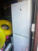 Indesit koelkast gratis, Witgoed en Apparatuur, Ophalen of Verzenden, Gebruikt, 45 tot 60 cm, Met vriesvak