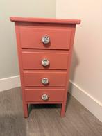 Nachtkastje ladenkast roze, Huis en Inrichting, Kasten | Ladekasten, Ophalen, Minder dan 50 cm, Zo goed als nieuw, 3 of 4 laden