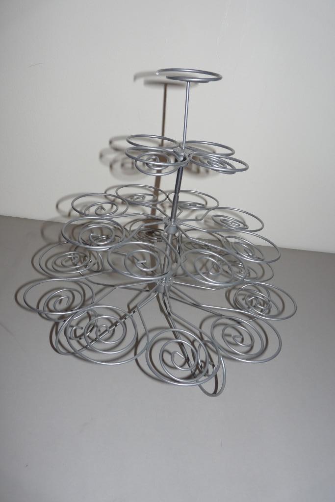 nieuw grote cupcake standaard, Hobby en Vrije tijd, Taarten en Cupcakes maken, Nieuw, Serveervorm, Cupcakes, Ophalen of Verzenden