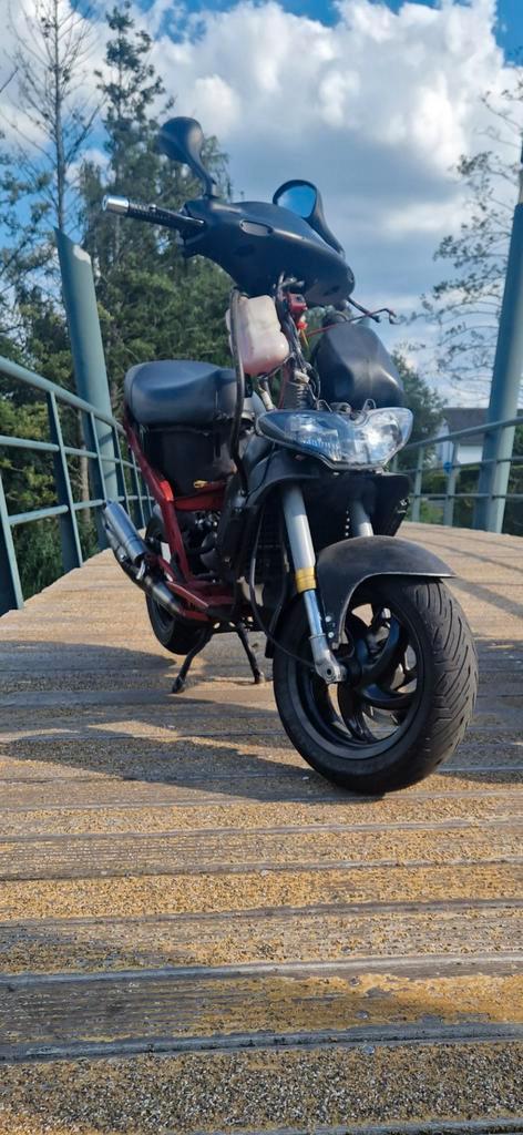 gilera runner 70cc, Fietsen en Brommers, Scooters | Piaggio, Zo goed als nieuw, Overige modellen, Ophalen