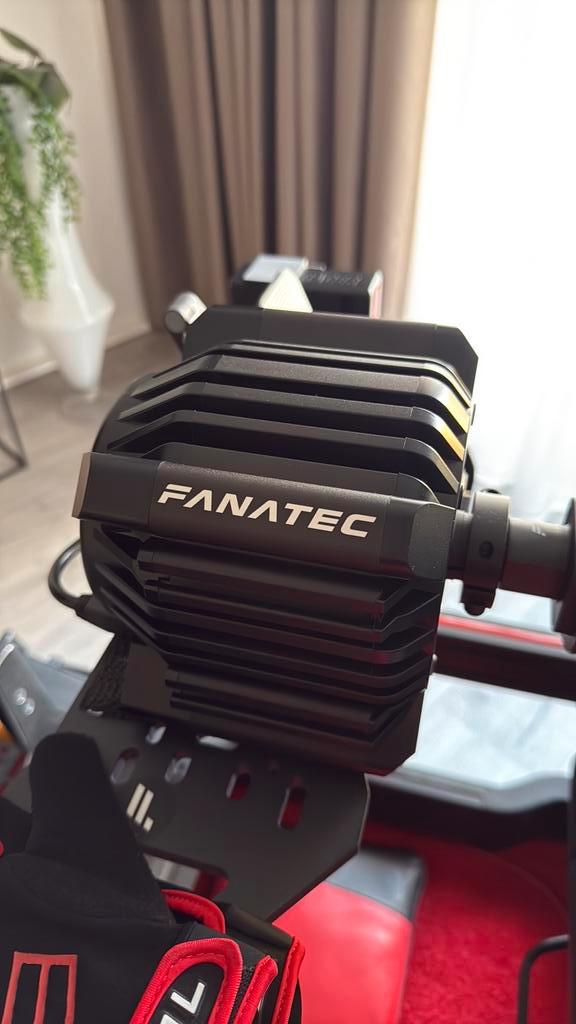 Fanatec Gran turismo dd pro 8nm wheelbase Nieuwstaat, Spelcomputers en Games, Spelcomputers | Sony PlayStation Consoles | Accessoires
