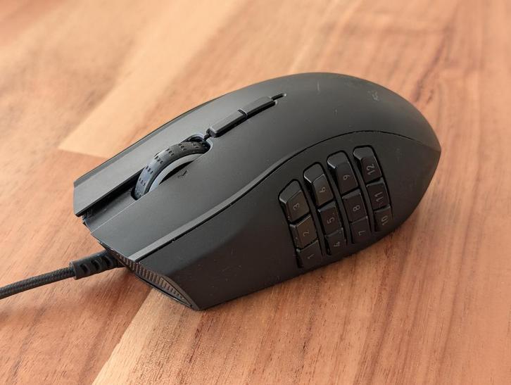 Razer Naga 2014 MMO Gaming Mouse, Computers en Software, Muizen, Gebruikt, Muis, Rechtshandig, Bedraad, Ergonomisch, Gaming muis