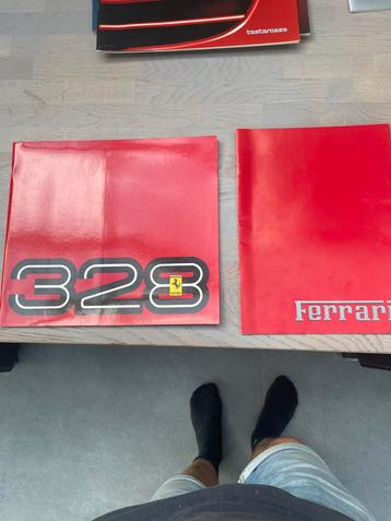 Ferrari folder 328 en technische folder beschikbaar voor biedingen