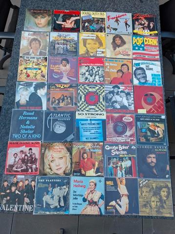 Vinyl verzameling (  ruim 150 x pop ) diversen  beschikbaar voor biedingen