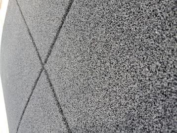 Partij Rubber tegels 100x100 en 4.8 cm dik beschikbaar voor biedingen