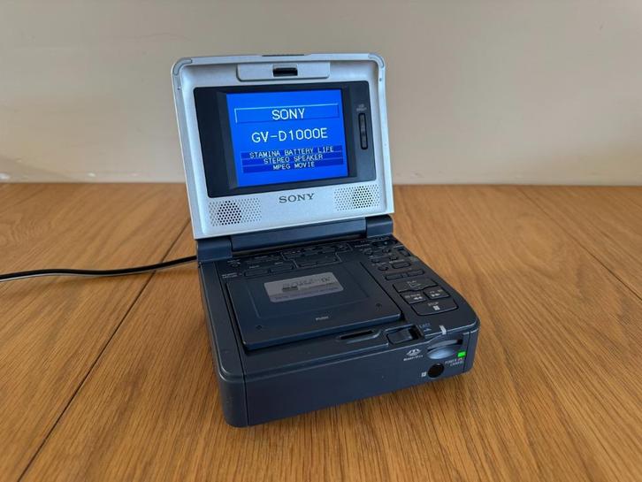 Sony GVD1000E MiniDV Video Walkman PAL, Audio, Tv en Foto, Fotografie | Professionele apparatuur, Zo goed als nieuw, Ophalen of Verzenden