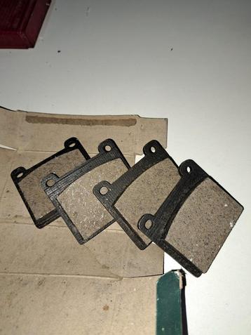 Triumph Spitfire MKIV en 1500 remblokken Nieuw beschikbaar voor biedingen