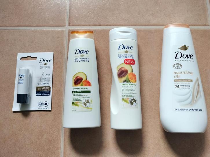 Dove Verzorgingsset, Sieraden, Tassen en Uiterlijk, Uiterlijk | Lichaamsverzorging, Nieuw, Bad & Douche, Ophalen of Verzenden