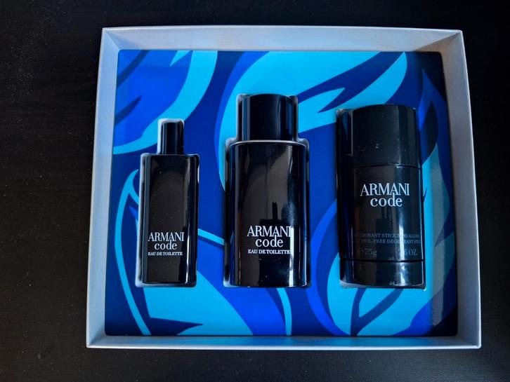 Armani Code giftset geschenkset, Sieraden, Tassen en Uiterlijk, Uiterlijk | Parfum, Ophalen of Verzenden