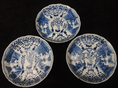 3 antique Chinese saucers, handpainted blue-white KANGXI, Antiek en Kunst, Antiek | Porselein, Ophalen of Verzenden